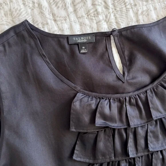 NWOT Talbot’s 100% Cotton Ruffle Blouse 🖤 - Picture 3 of 7